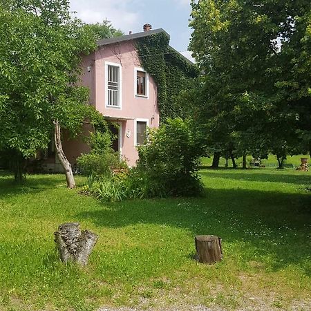 Le Case Nel Bosco Vanzago Eksteriør bilde